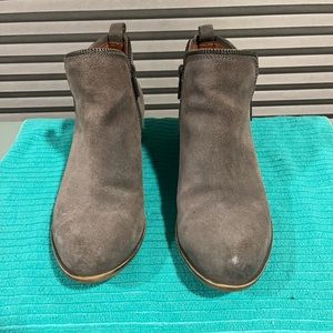 Luck Brand size 6.5 gray.